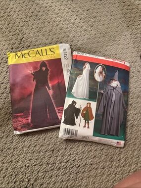Simplicity Hooded Cloak Costume Pattern in Gray and White